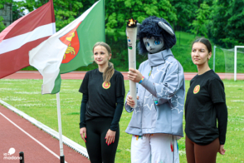 Latvijas Jaunatnes X Olimpiādes lāpas iedegšana