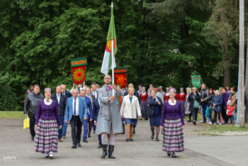 Madonas pilsētas svētki - kolektīvu gājiens un koncerts estrādē